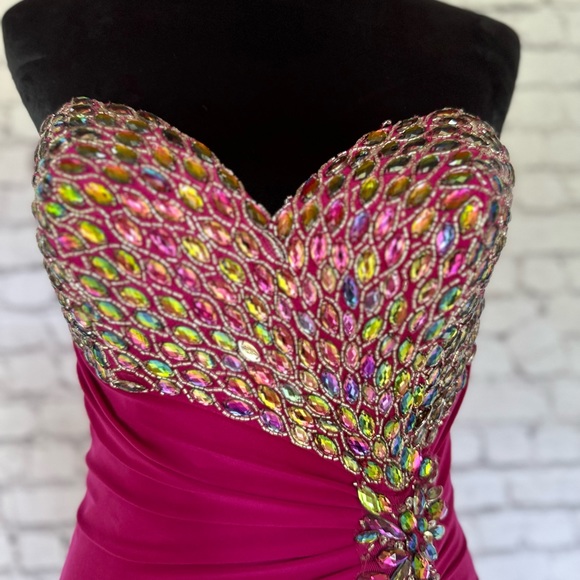 Night Moves Dress embellished size 6 magenta evening gown - Picture 3 of 4